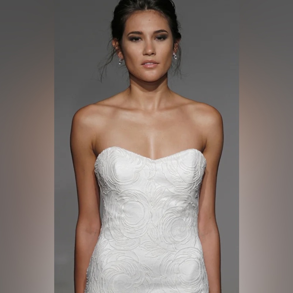 Anna Maier Alberta Lace Wedding Gown - Picture 6 of 7